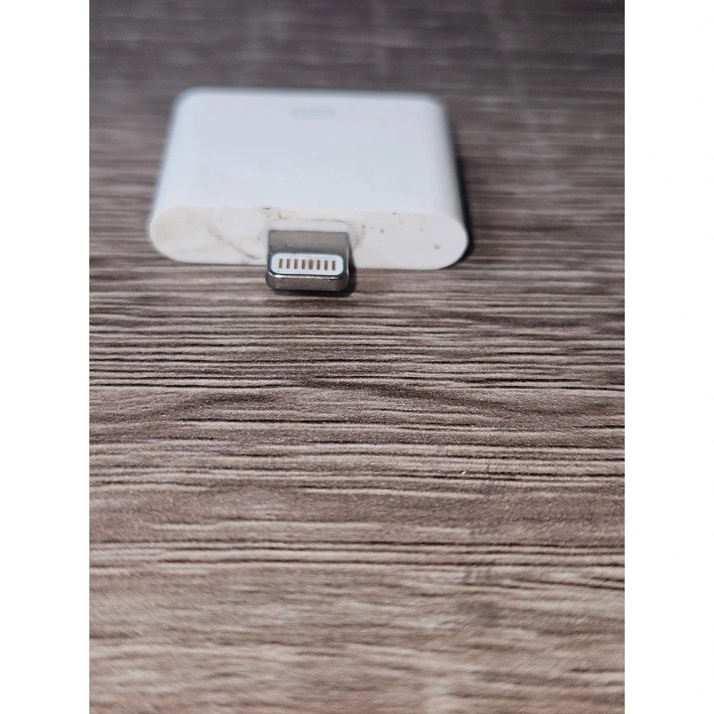 Apple Lightning to 30-pin Adapter White MD823ZM/A A1468 iPhone iPad iPod